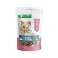 Ласощі для котів, сушені сонячні окуні, Nature&#039;s Protection snack for cats dried sunfish, 20г