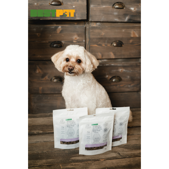 Nature's Protection Superior Care White Dogs Sensitive Care Беззернові ласощі для юніорів із білим забарвленням з чутливим травленням з лососем, 150 г - 1