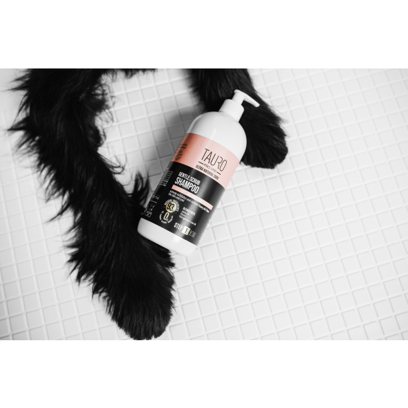 Делікатний шампунь-скраб для шерсті та шкіри собак та котів TAURO PRO LINE Ultra Natural Care Gentle Scrub Shampoo, 400 мл - 1