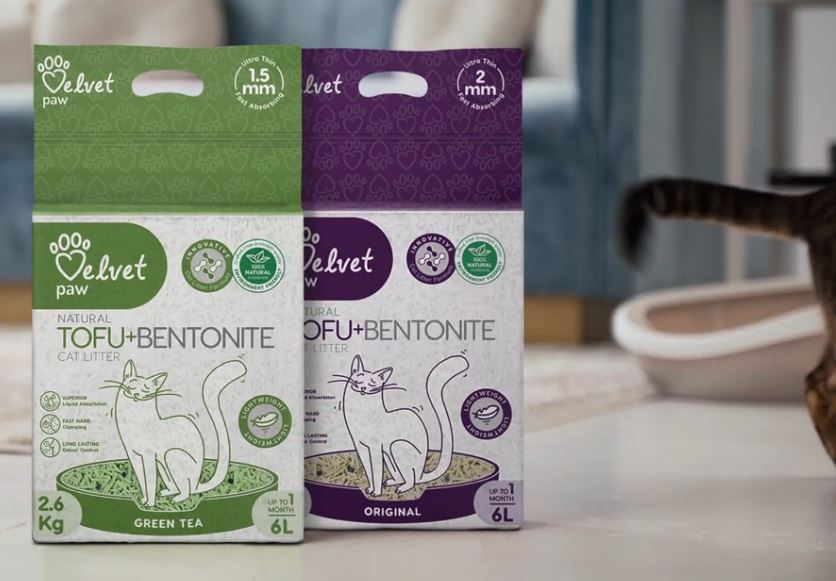 Video VELVET PAW TOFU Наповнювач для котячих туалетів з бентонітом, оригінальний, гранули 2 мм, 6 л/2,6 кг - 1
